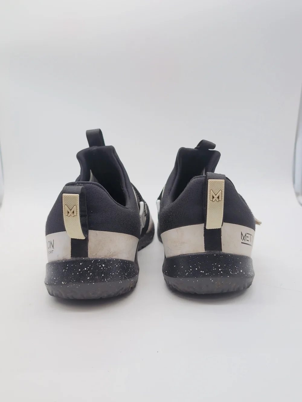 Nike lightweight slip